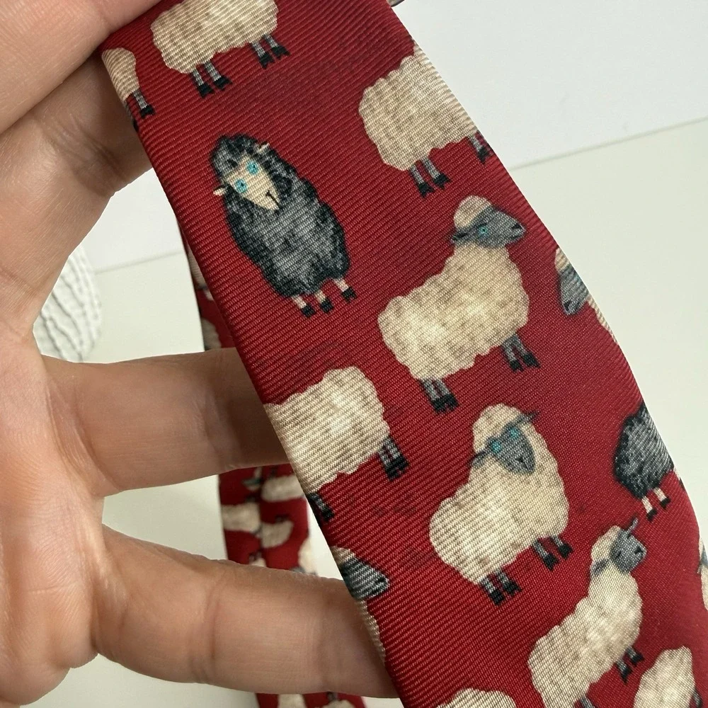 Alynn Men's Silk Necktie Black Sheep Red 3 5/8 x 57